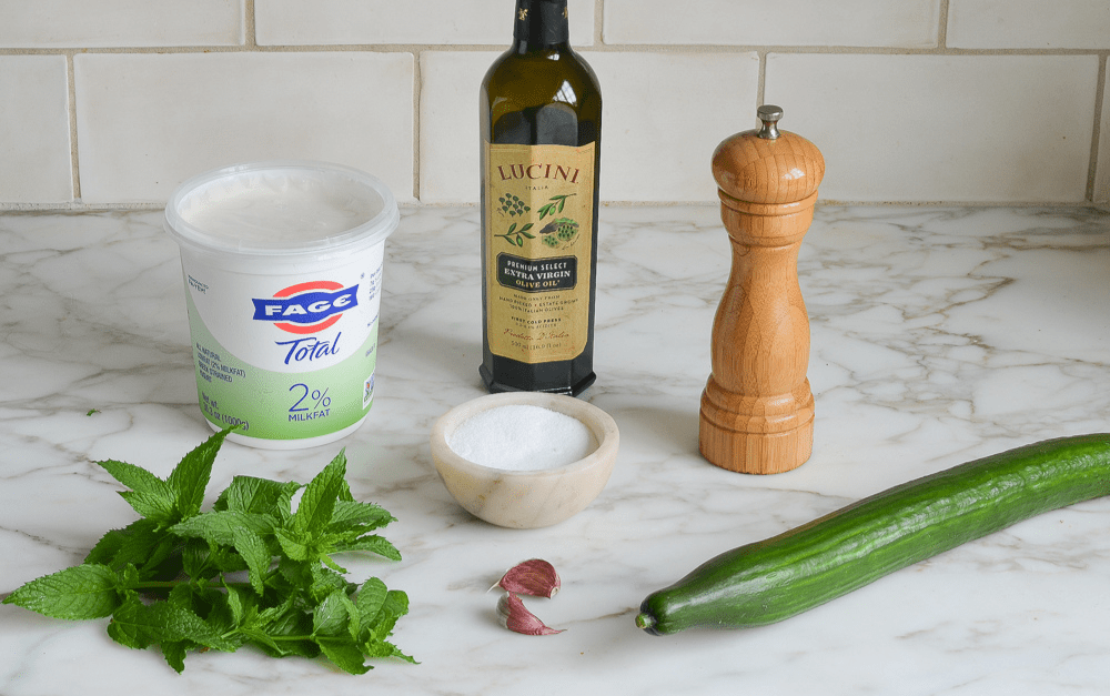 tzatziki dip -easy refreshing cucumber recipe meals and drinks-fitandhungry